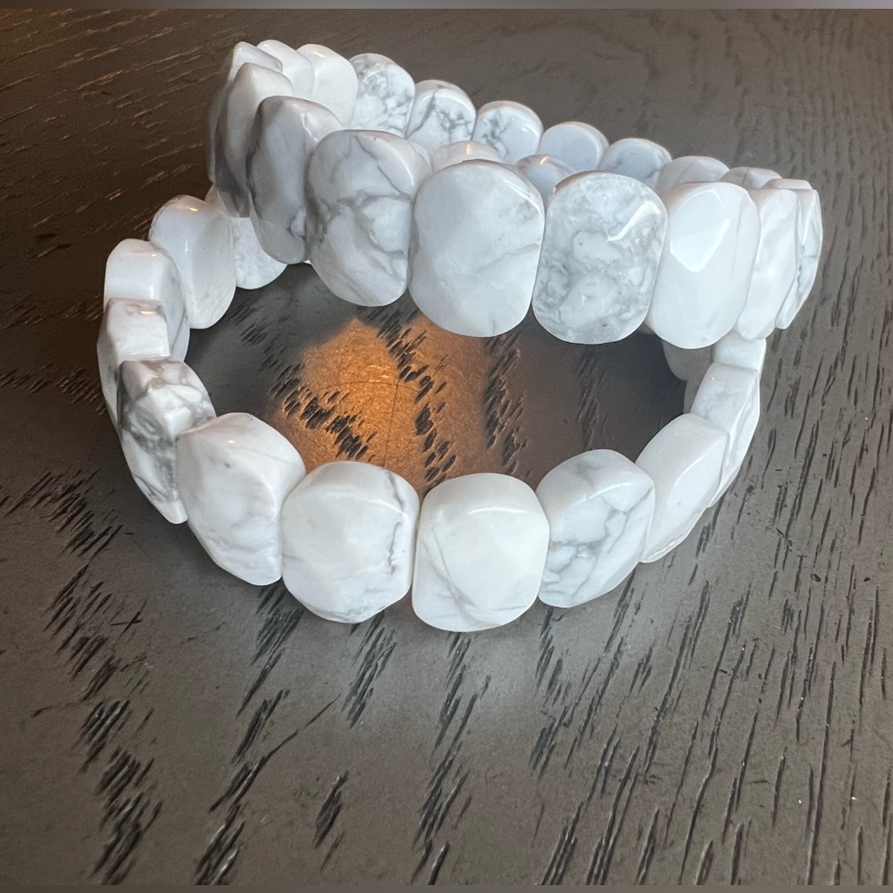 Howlite soft bangle - Picture 2 of 4